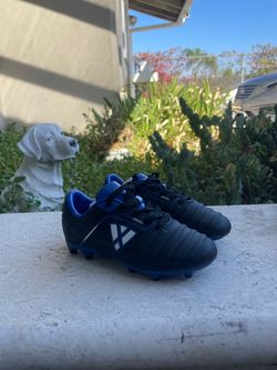 Soccer cleats