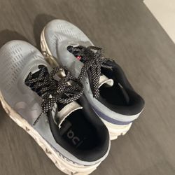 On Running Shoes 