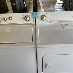Washer & Dryer Set Whirlpool  . Warehouse pricing.   Warranty  . Delivery Available . 2522 Market st. 33901