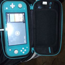 Nintendo Switch, Case, 4 Games,  2 Screen Protectors