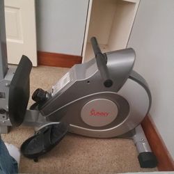 Sunny Health and Fitness Magnetic Rowing Machine