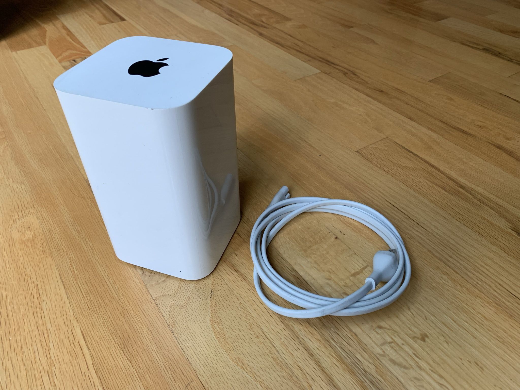  6th Gen Airport Extreme Dual Band AC Router