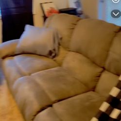 BEAUTIFUL COUCH AND LOVESEAT FOR SALE