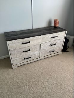 Dresser and 2 nightstands