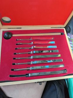 Tuning forks set