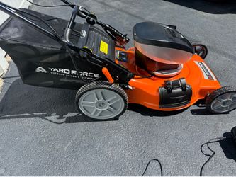 Yard Force 21" Self-Propelled RWD Walk Behind Mower with Vertical Storage Technology
