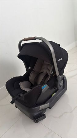 Nuna PIPA Infant Car Seat with Base