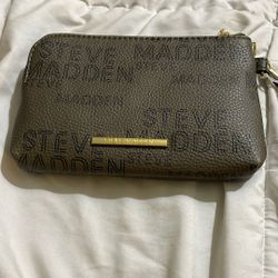 Steve Madden Olive Clutch Wallet  Purse 