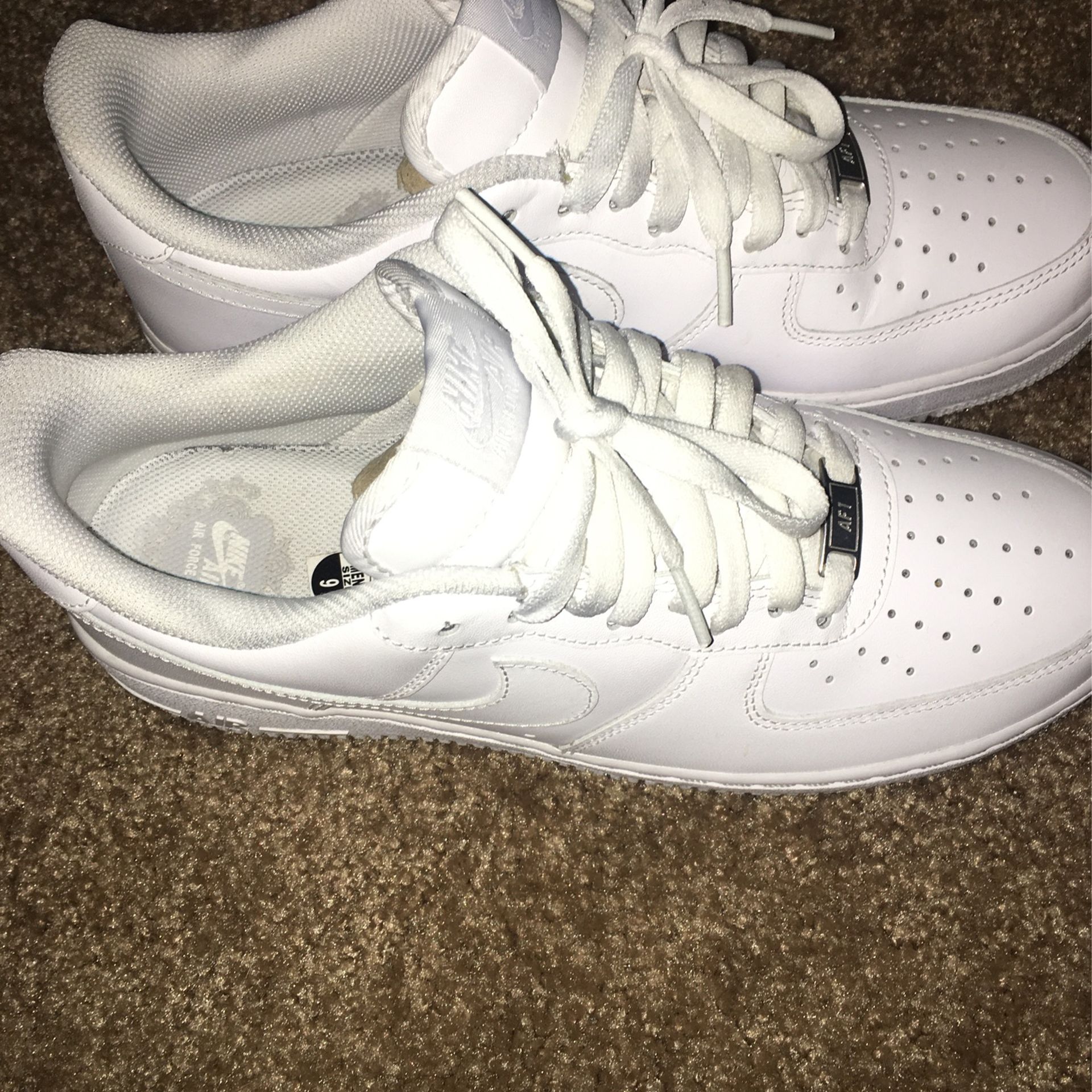 New White Air Force 1