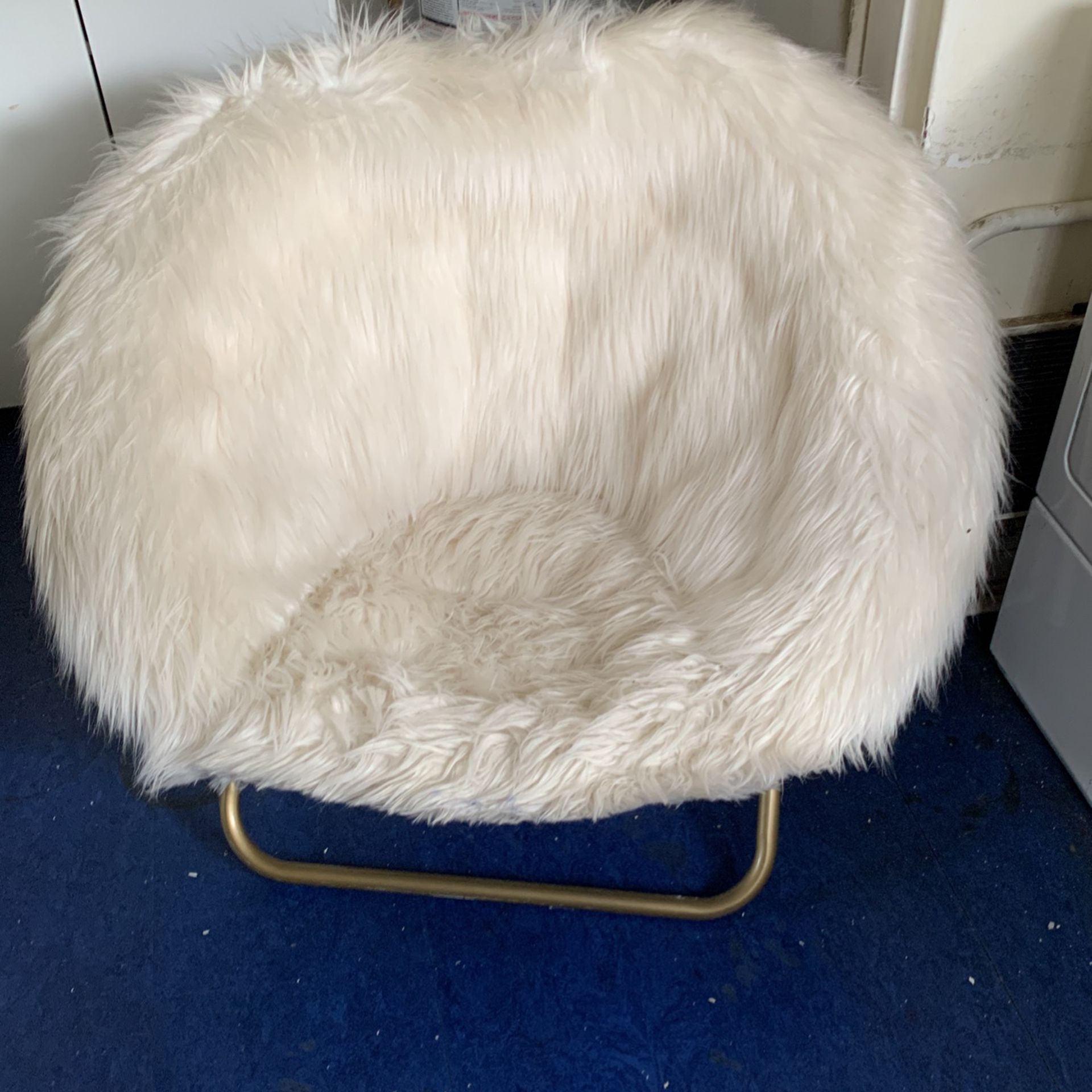 Comfy Saucer Chair