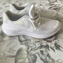 Nikes Women’s 9