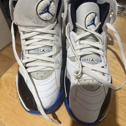 Big kids Jordan’s - Size 6