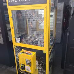 White Claw Crane Machine