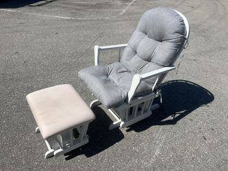 Modern Nursery Grey and White Glider Rocking Chair with Foot Stool! Good condition! 