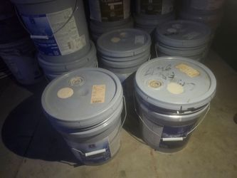 New 5-gallon buckets