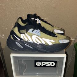 Yeezy 700 Size 8.5m