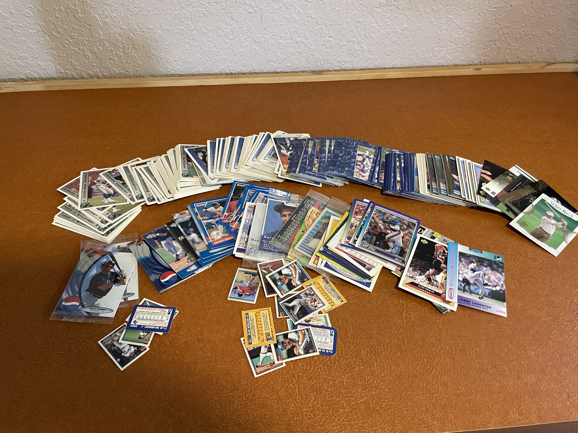 Mixed Lot Of Sports Cards