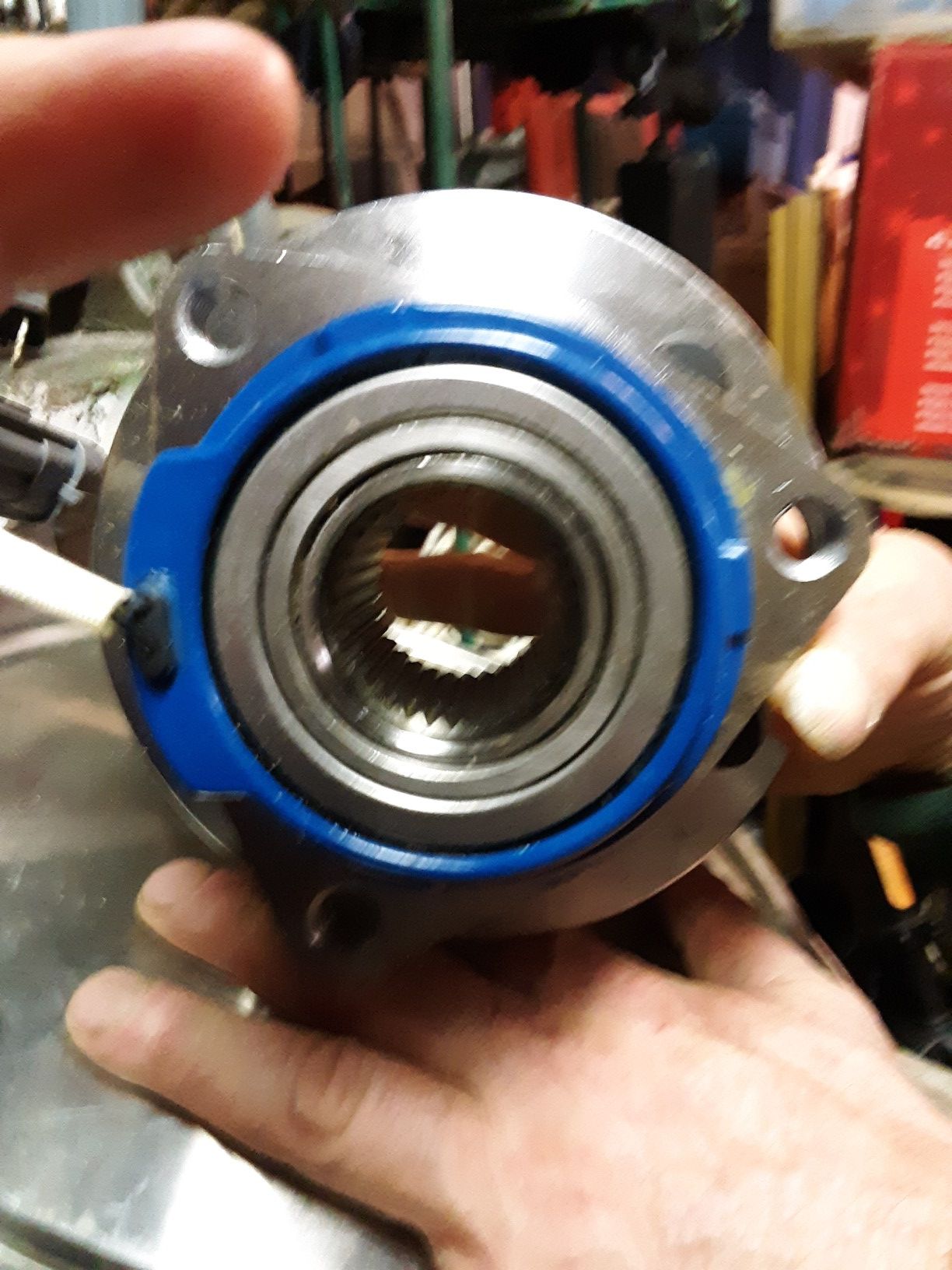 Wheel bearing and hub assembly REPB283702