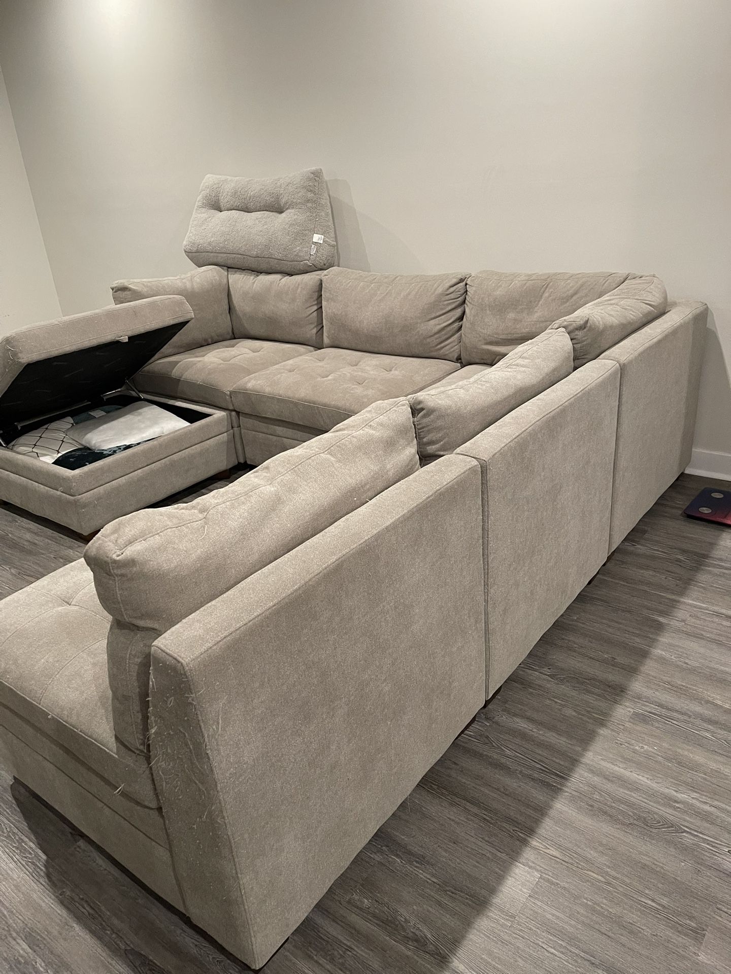Sectional Couch/Modular Furniture