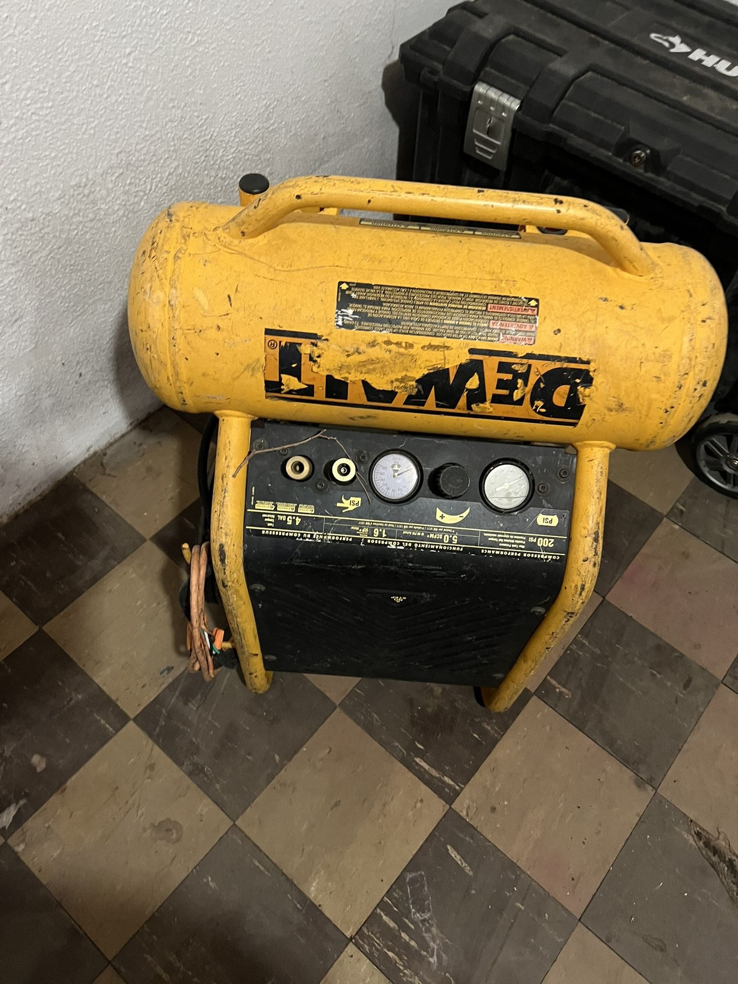 Dewalt Compressor
