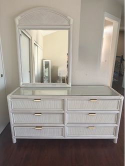 Vintage style dresser set
