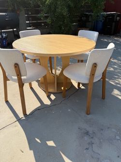 Round Dining Table and 4 chairs included