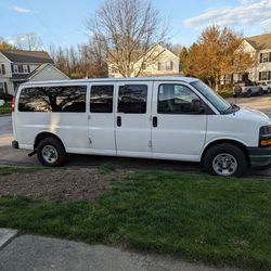 2019 Chevrolet Express 3500 Passenger · Extended