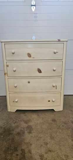 STANLEY. 4 DRAWER. WOOD DRESSER