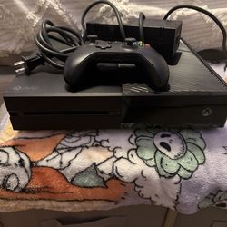 MOVING SALE - Xbox one console with controller