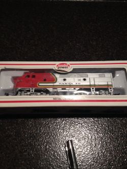 Model Power 6800 SF F2 LOCO