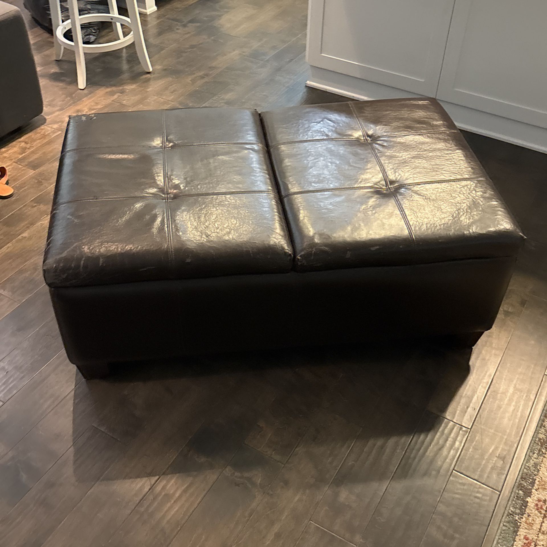 Ottoman With Storage (Must Move)