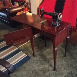 Vintage Swinger Sewing Machine 1950's