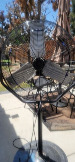35" Industrial Fan With Misters Don't Miss Out