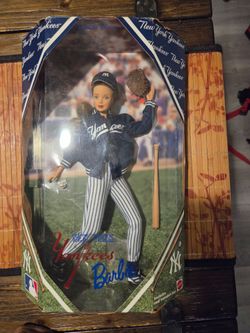 Rare Vintage 1999 Yankee Barbie Doll