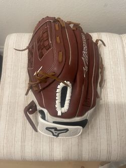 Mizuno Supreme Fast Pitch Lefty Glove 12.5 (Great Condition)