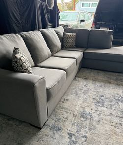  Light Gray Sectional Sofa with Chaise