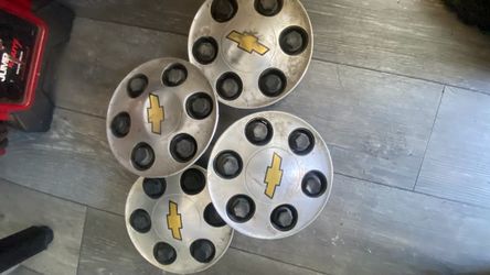 Chevrolet wheel center caps