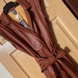 Worthington, Large, Brown