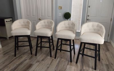 Beautiful 29" swivel tufted bar stools