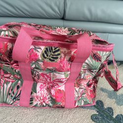 Like New Vera Bradley Insulated Cooler Bag 