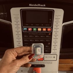 Nordictrack Dual Shox Chushioning Tread Mill for Sale in Aurora IL OfferUp