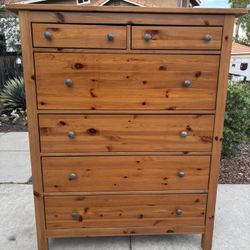 Solid Wood Hemnes Dresser Chest of Drawers Furniture Great Condition 