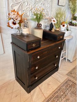 Dresser - Buffet - Bar