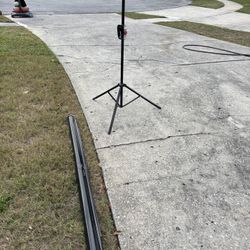 Projector Screen with Tripod 