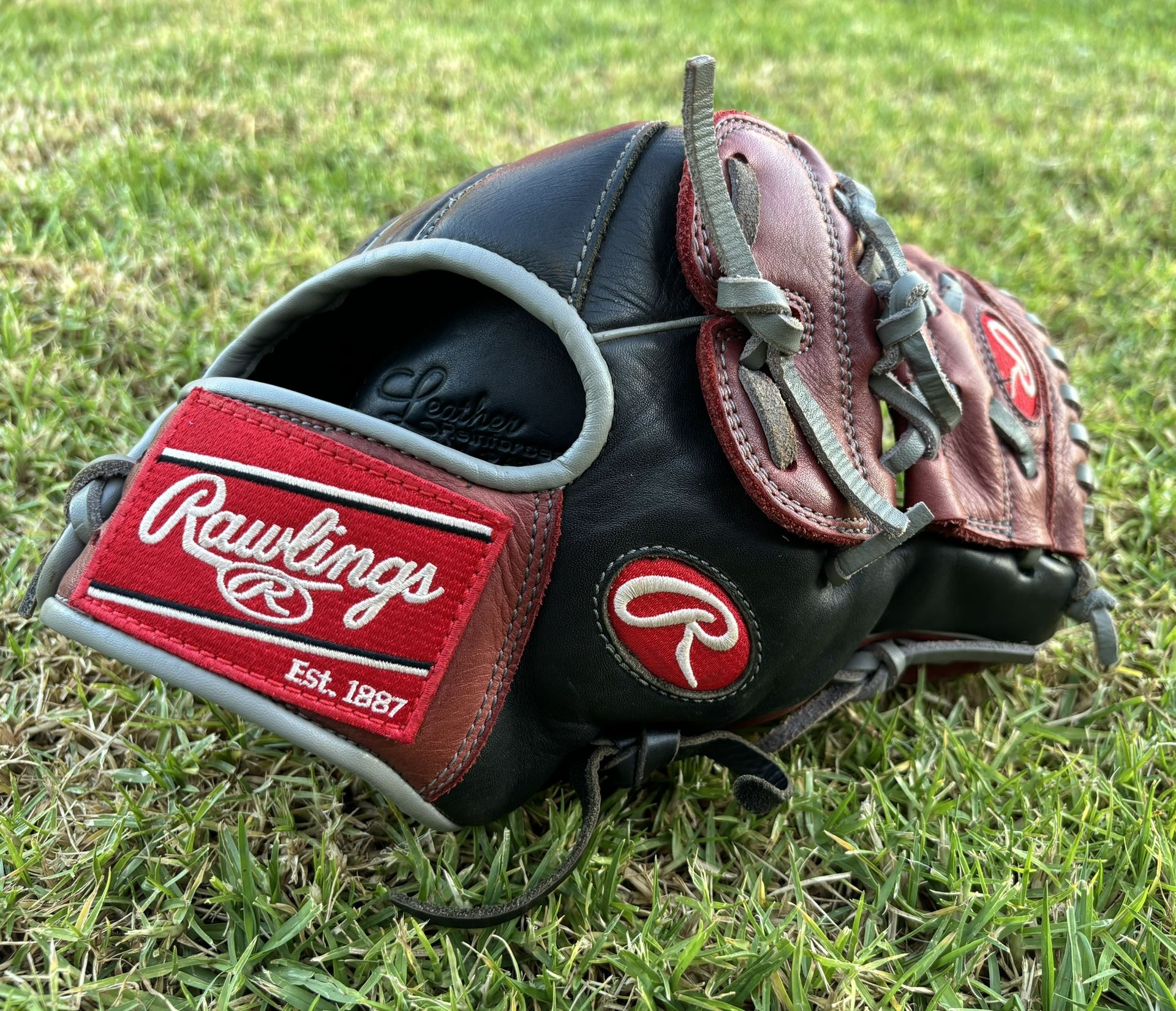 Rawlings R9 Baseball Glove