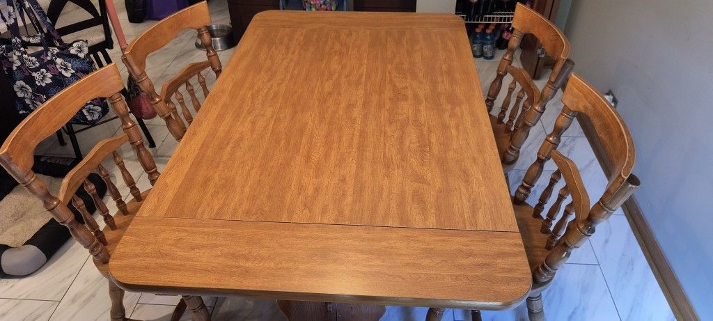 Dining Table and 4 Chairs