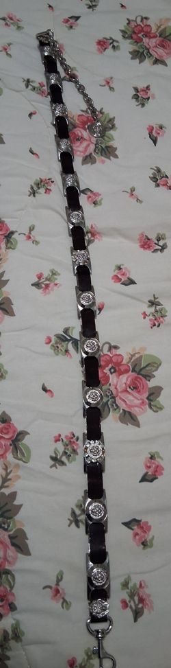 Leather belt with Lion head designs