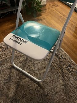 Chair Pantone