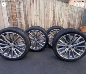 2022 Cadillac CT5 Rims and Tires