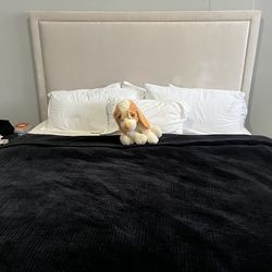 Upholstered Queen Bed Frame 